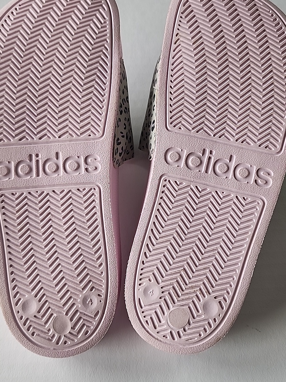 Adidas Adilette Showerpink Leopard Slip On Sandal Slides, Size  US 4 - Picture 8 of 8